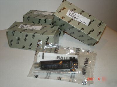 New balluff optic sensor - M12 connector - pnp output - 