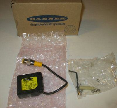 New banner picodot convergent laser sensor PD45VP6C200Q 