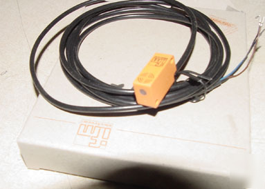 New imf efector proximity sensor IS5001 in box 10-30VDC