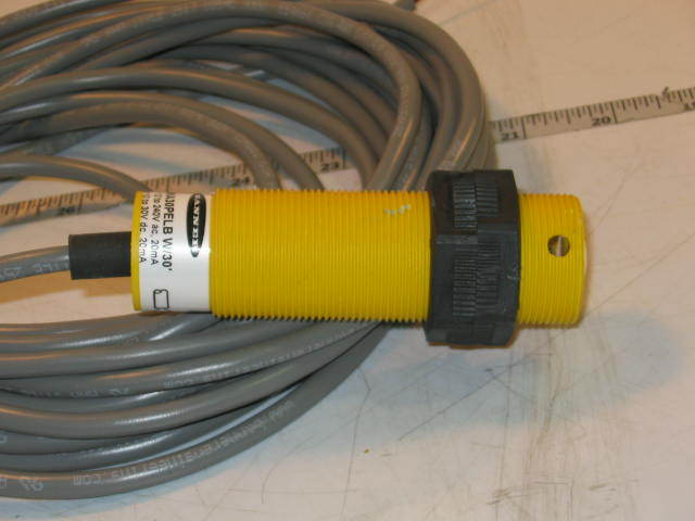 Banner barrel sensor emitter SMA30PELB w/30' cable