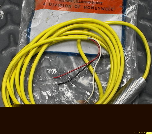 Micro switch proximity sensor FYAA3AX-?